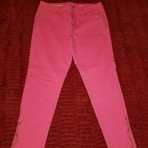 ANA pants 🛍 2/$7 or 3/$10 or 4/$13 🛍